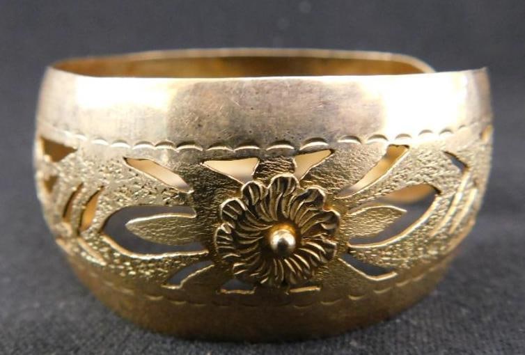 10K Yellow Gold Cuff Bracelet - 22.35 Grams: See Photos For Condition and Details