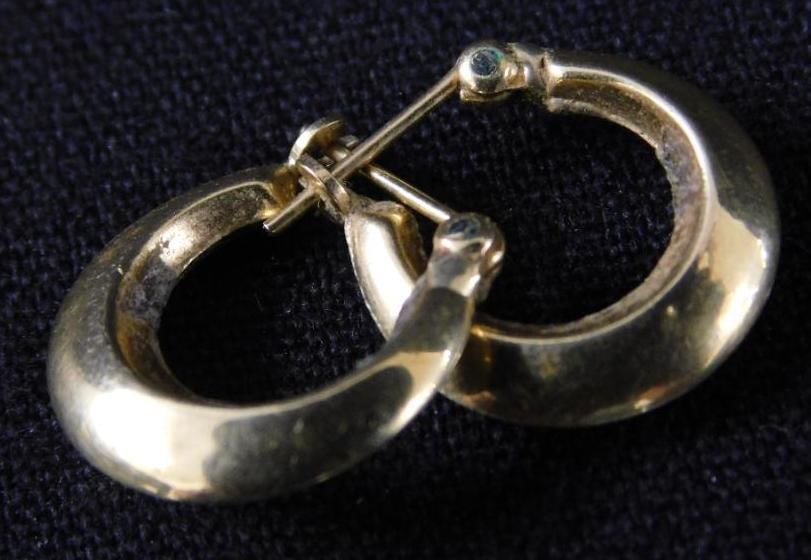 14K Yellow Gold Hoop Pierced Earrings - 1.14 Grams: See Photos For Condition and Details