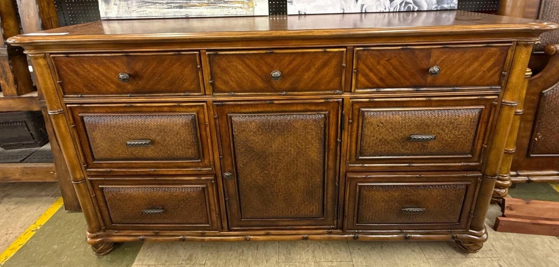 Havertys 7 drawer, 1 door dresser (1 of 4)
