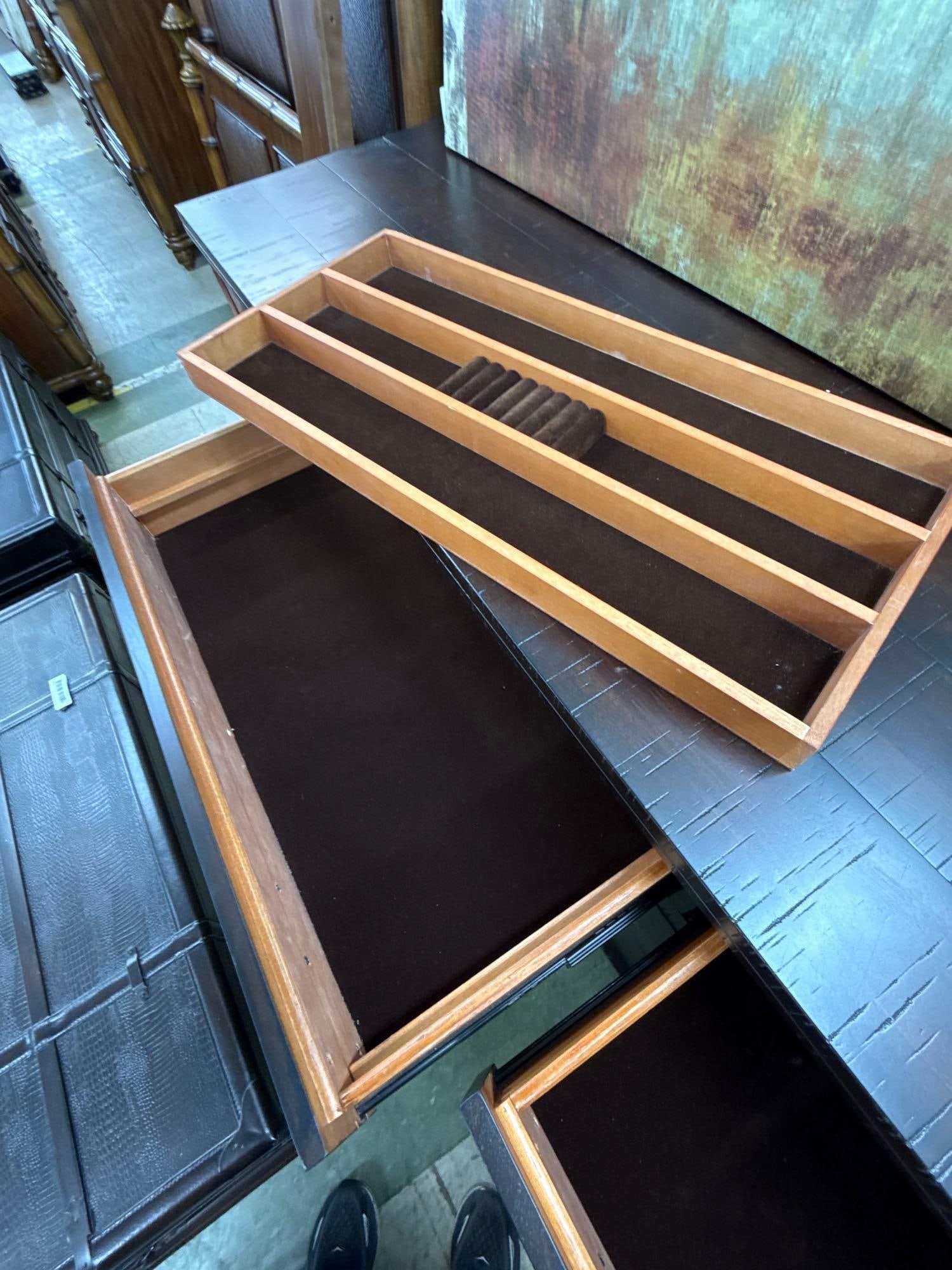 Havertys 7 drawer dresser. - 4