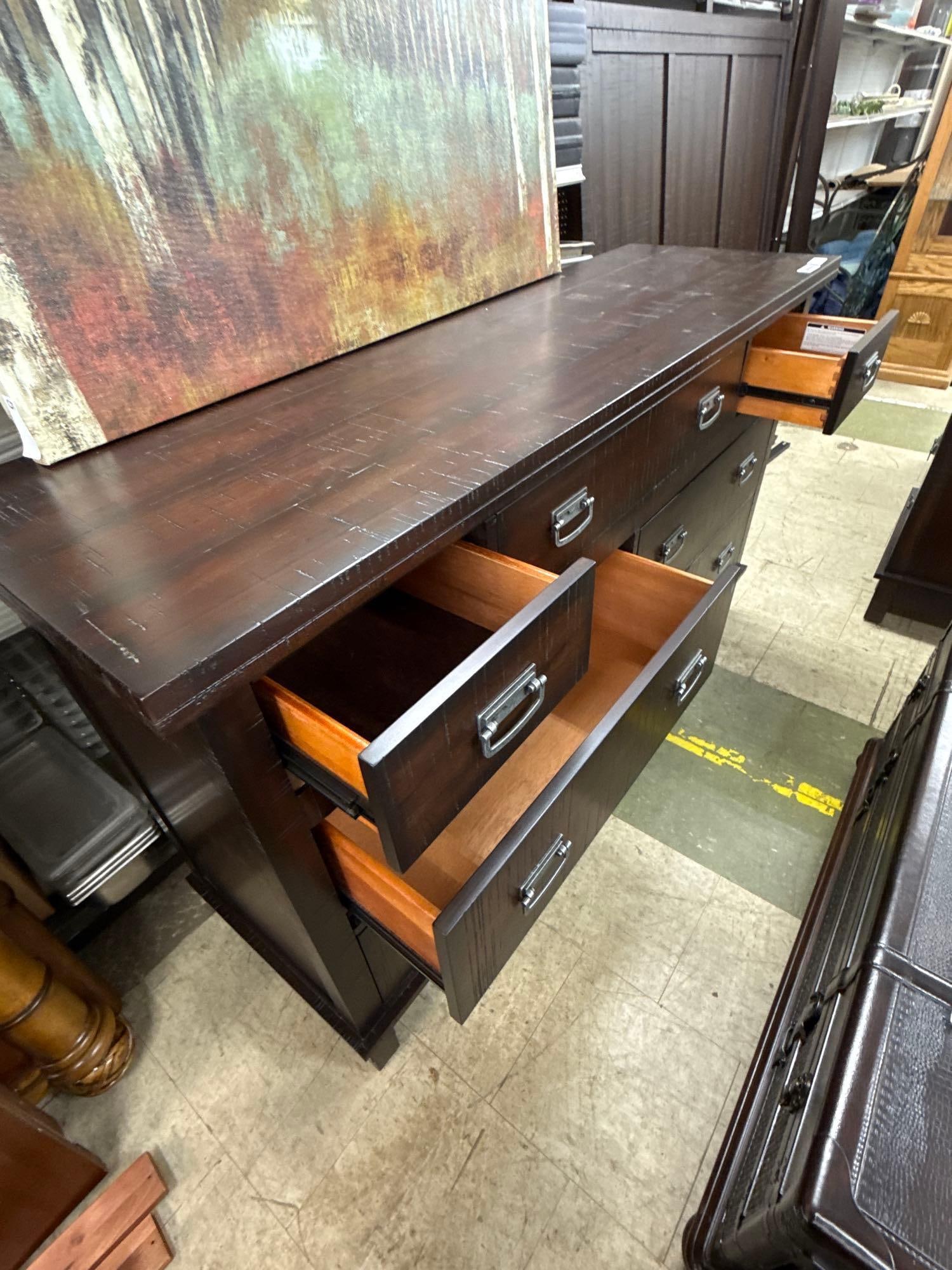 Havertys 7 drawer dresser. - 6
