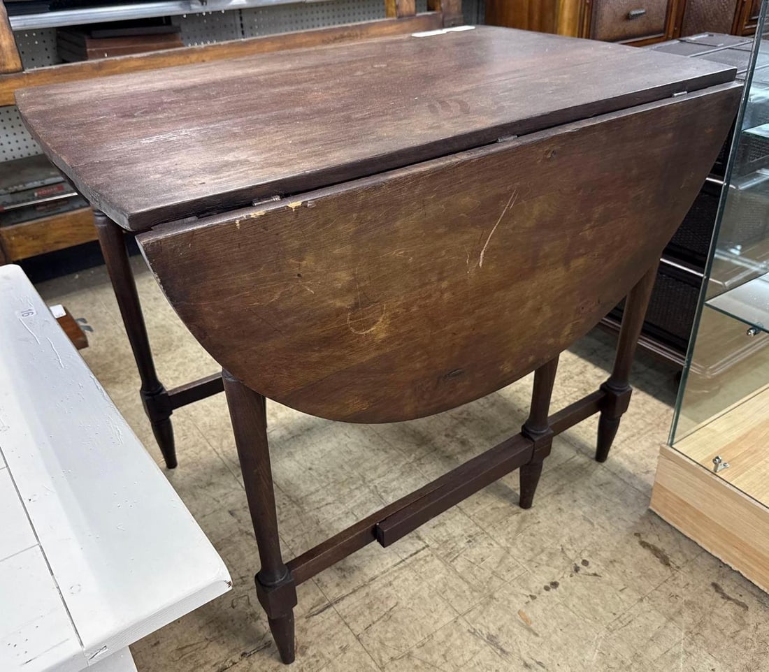 Rustic oval Gate Leg table: 30" x 36" x 54"