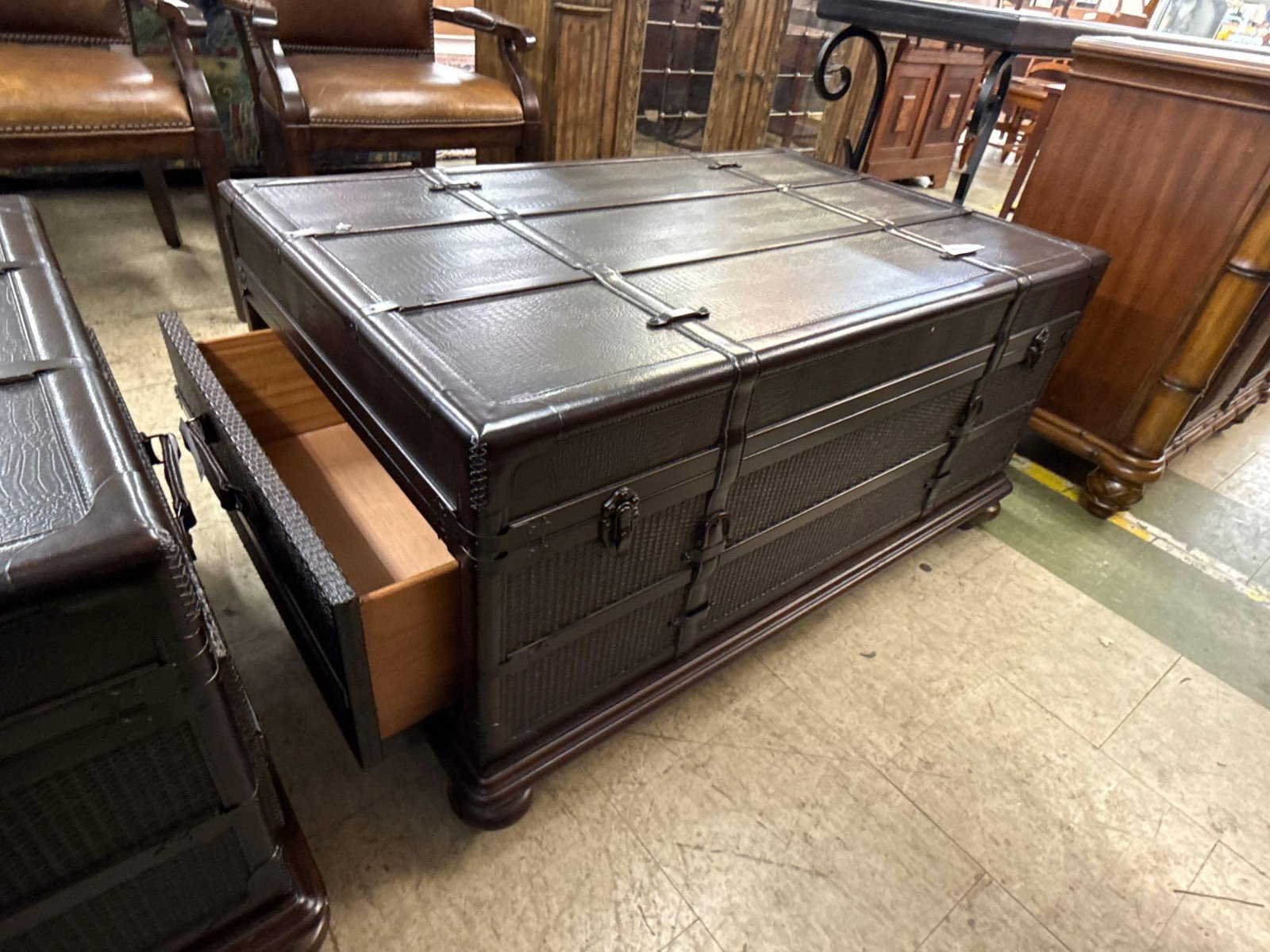 trunk table with drawers - 2