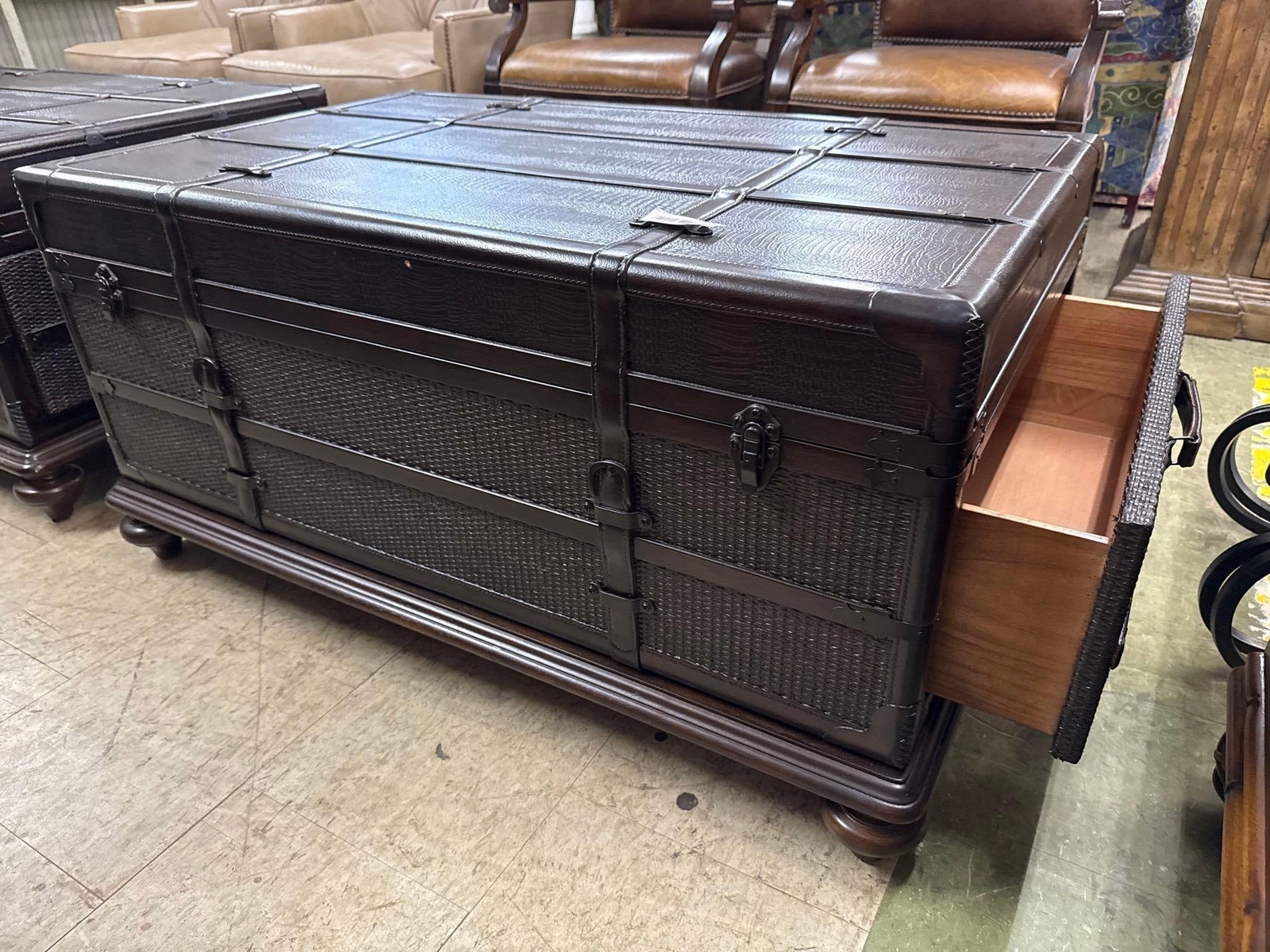 trunk table with drawers - 3