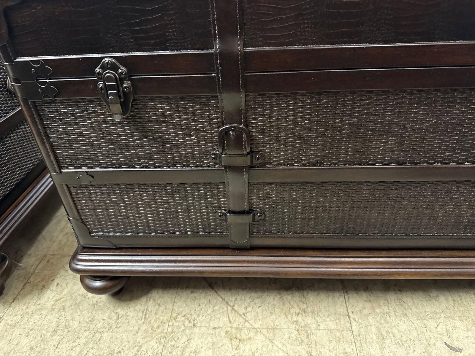 trunk table with drawers - 5