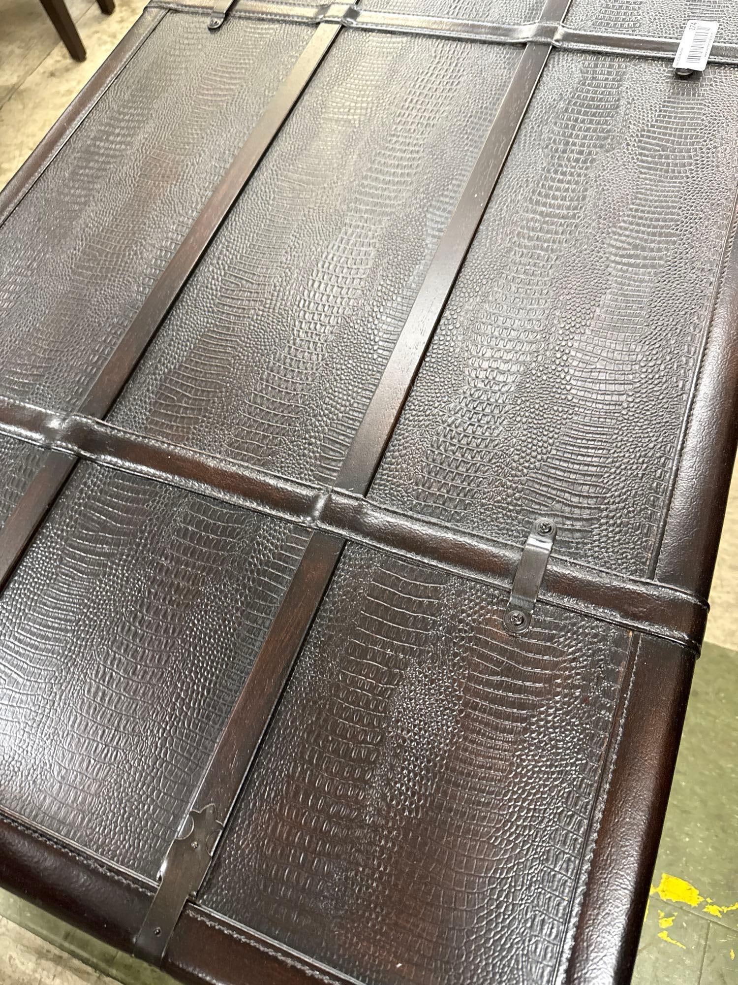 newer trunk table with drawers - 3