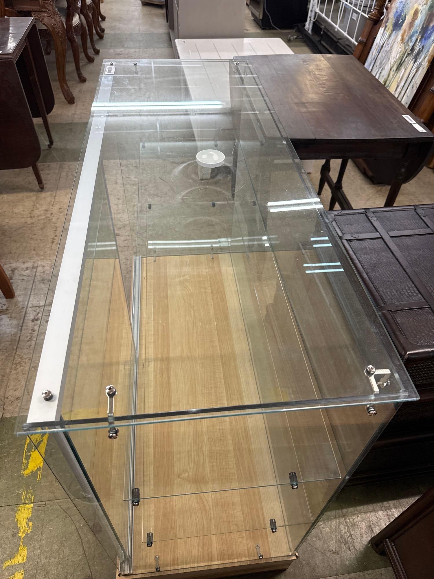 Glass display case with glass shelves - 3