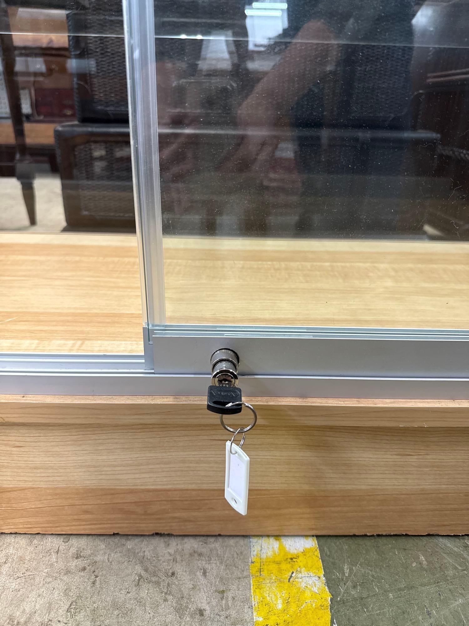 Glass display case with glass shelves - 4