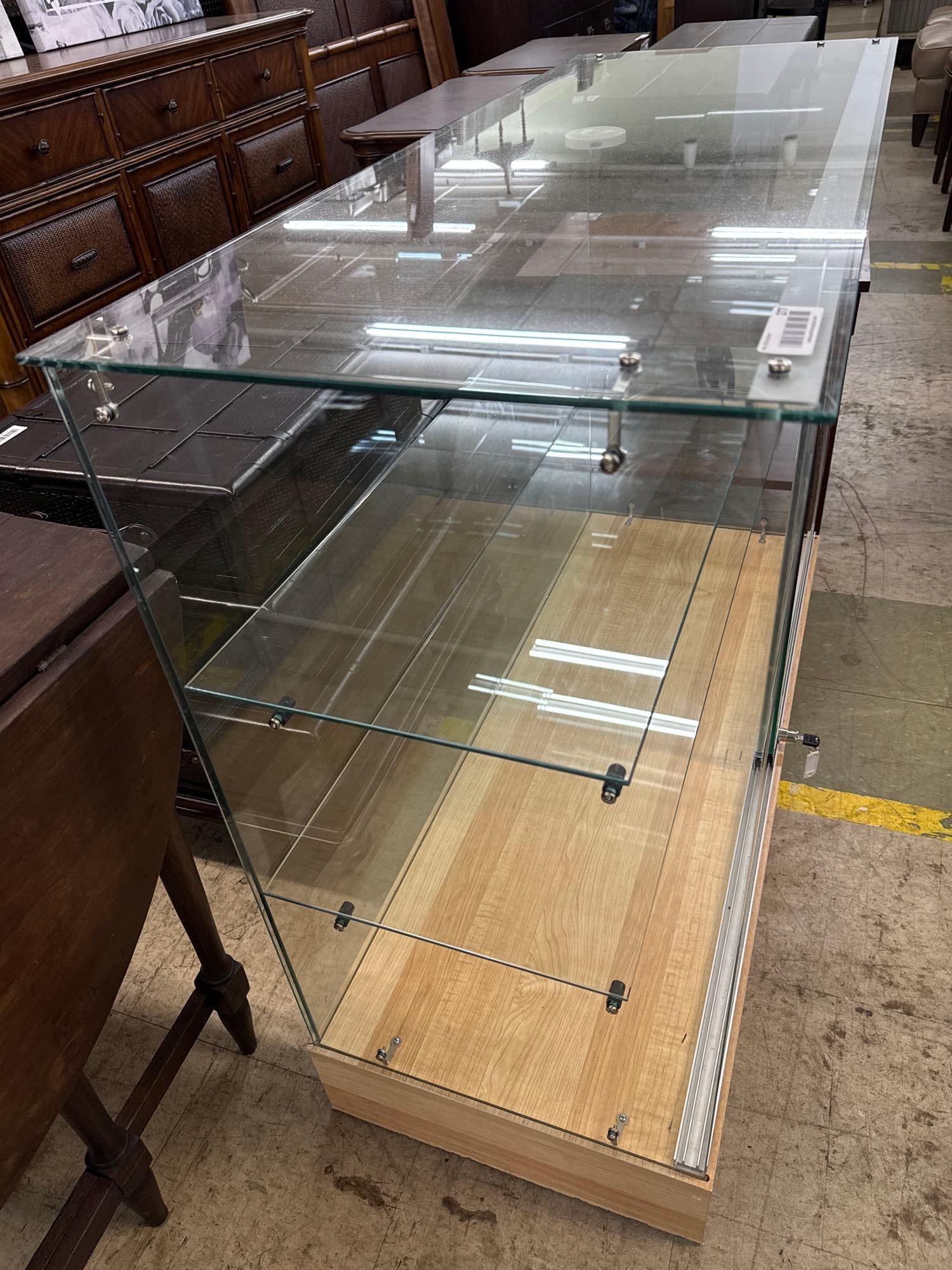 Glass display case with glass shelves - 5
