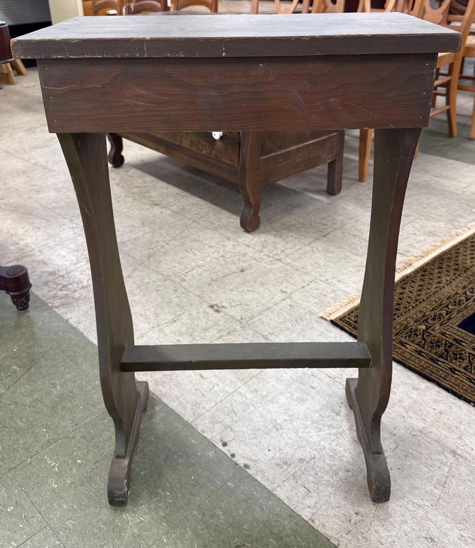 small Pine trestle table: 30" x 20' x 11"