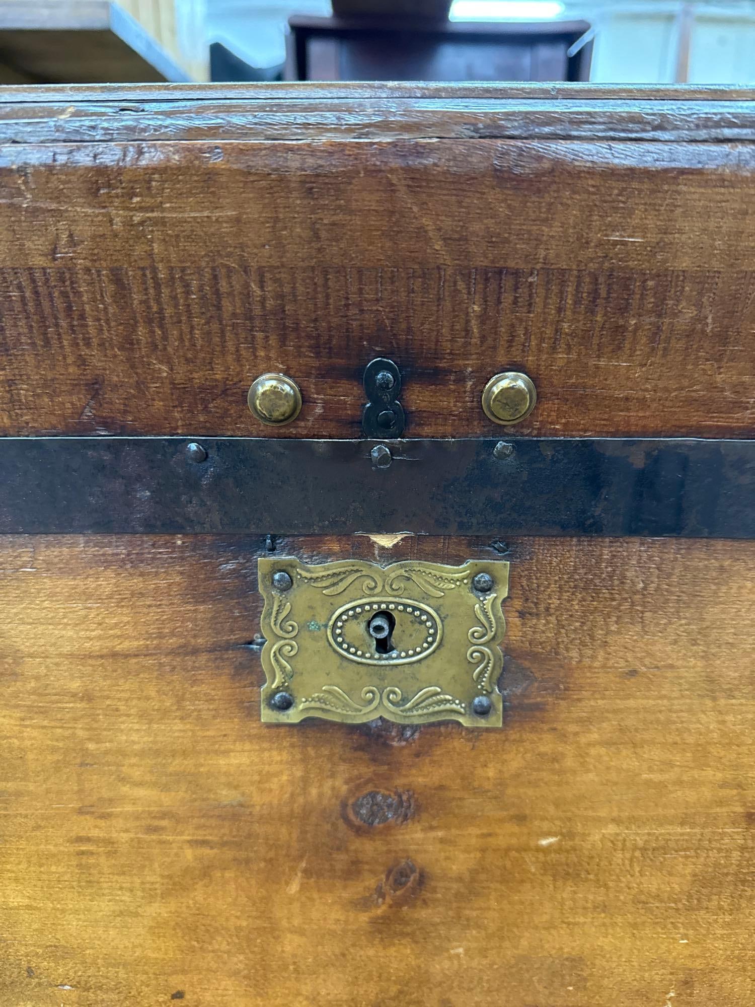 vintage wooden locker trunk - 2