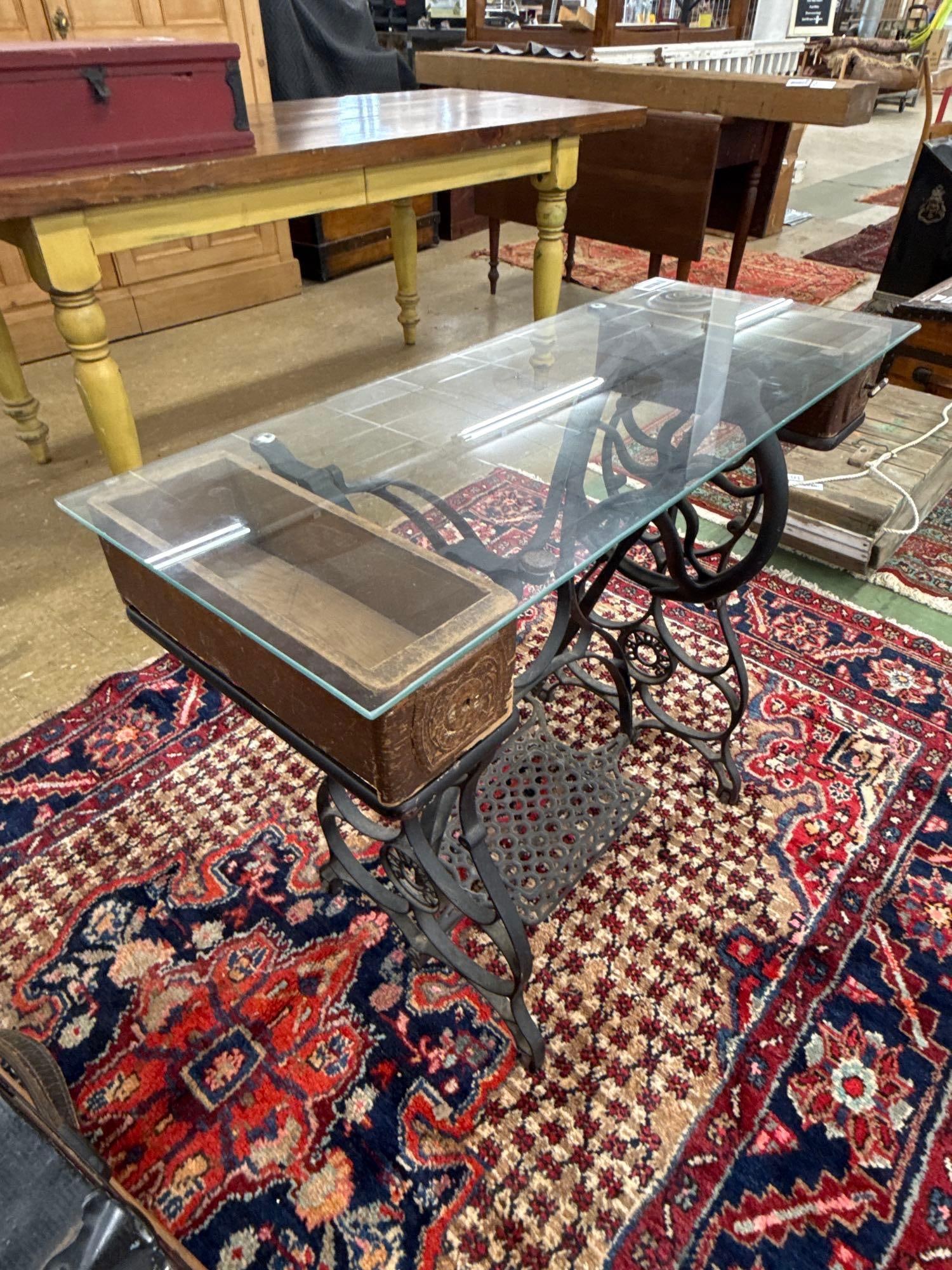 Vintage sewing machine base table - 2