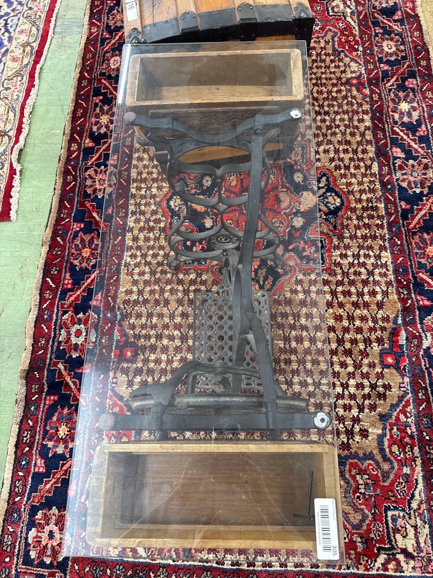 Vintage sewing machine base table - 4