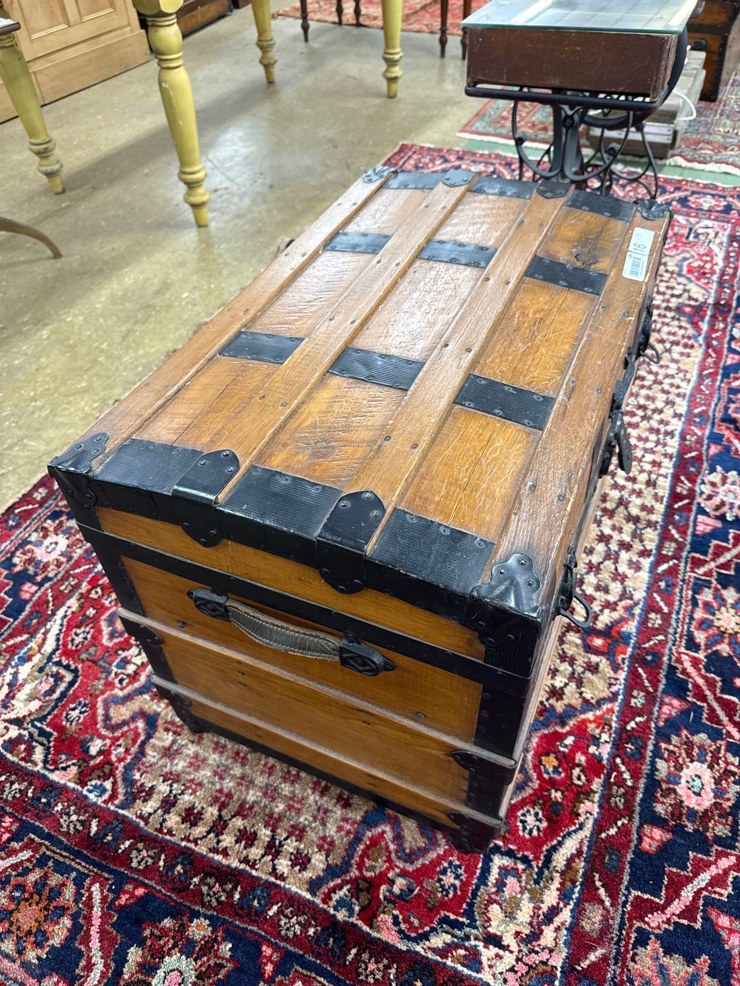 vintage steamer trunk with tray - 4