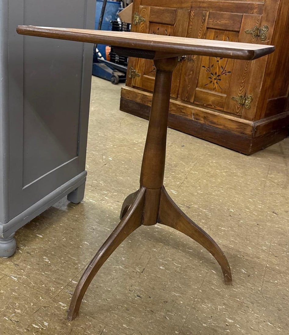 shaker workshop three legged table (1 of 4)