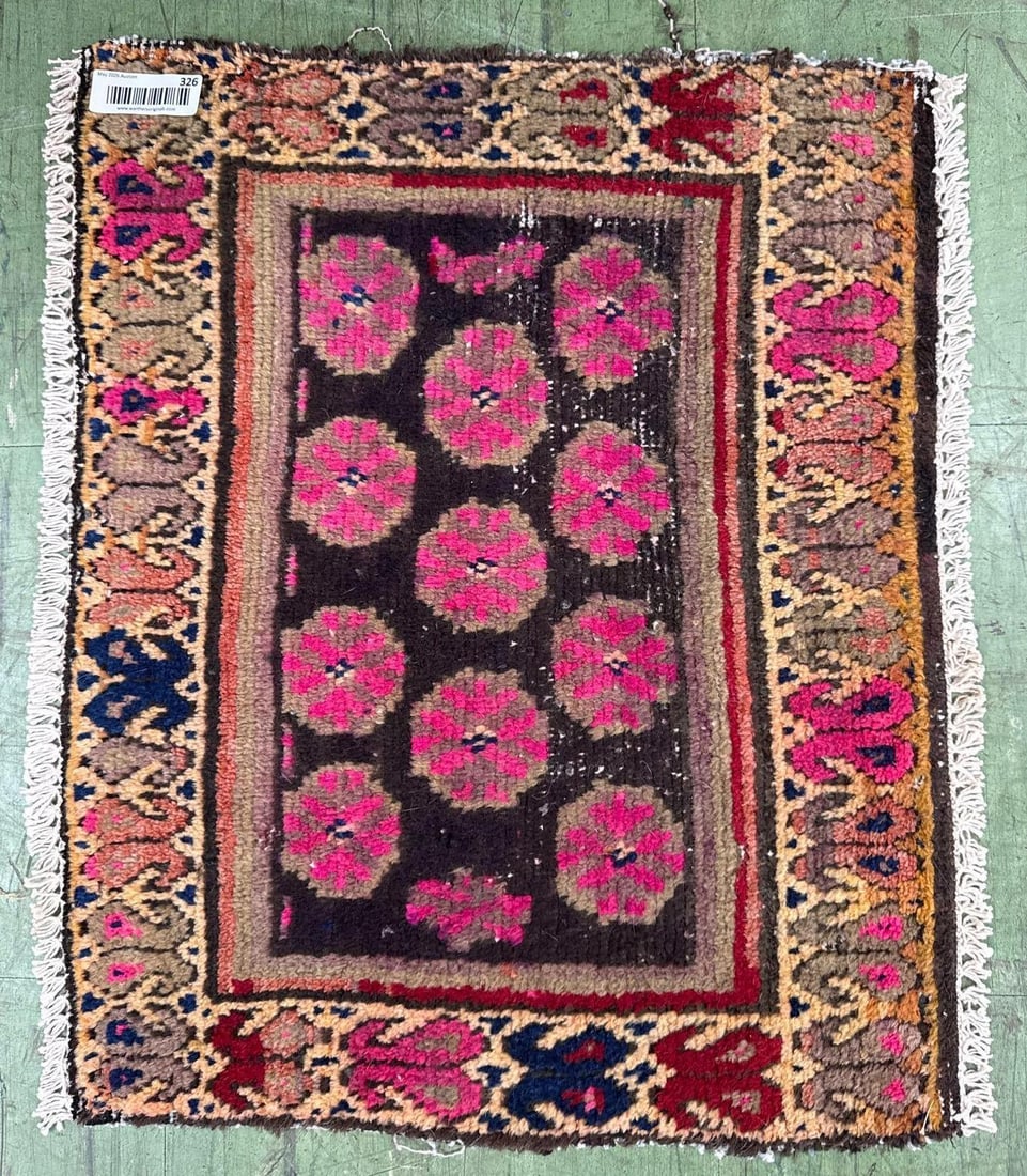 small area rug 24" X 20": Made in Iran, 24" x 20"