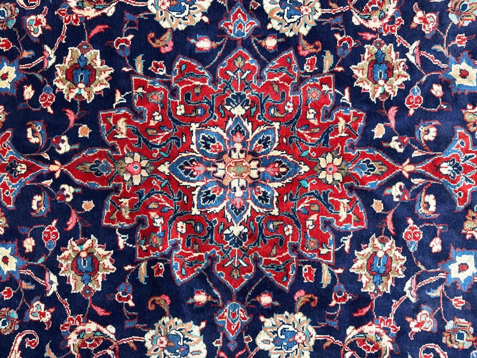 room size rug 10' x 7'4" - 2