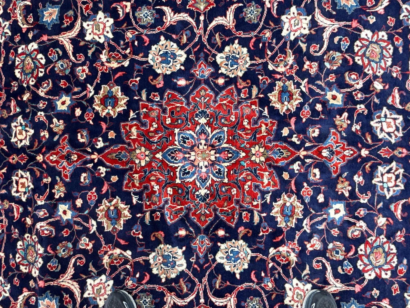 room size rug 10' x 7'4" - 3