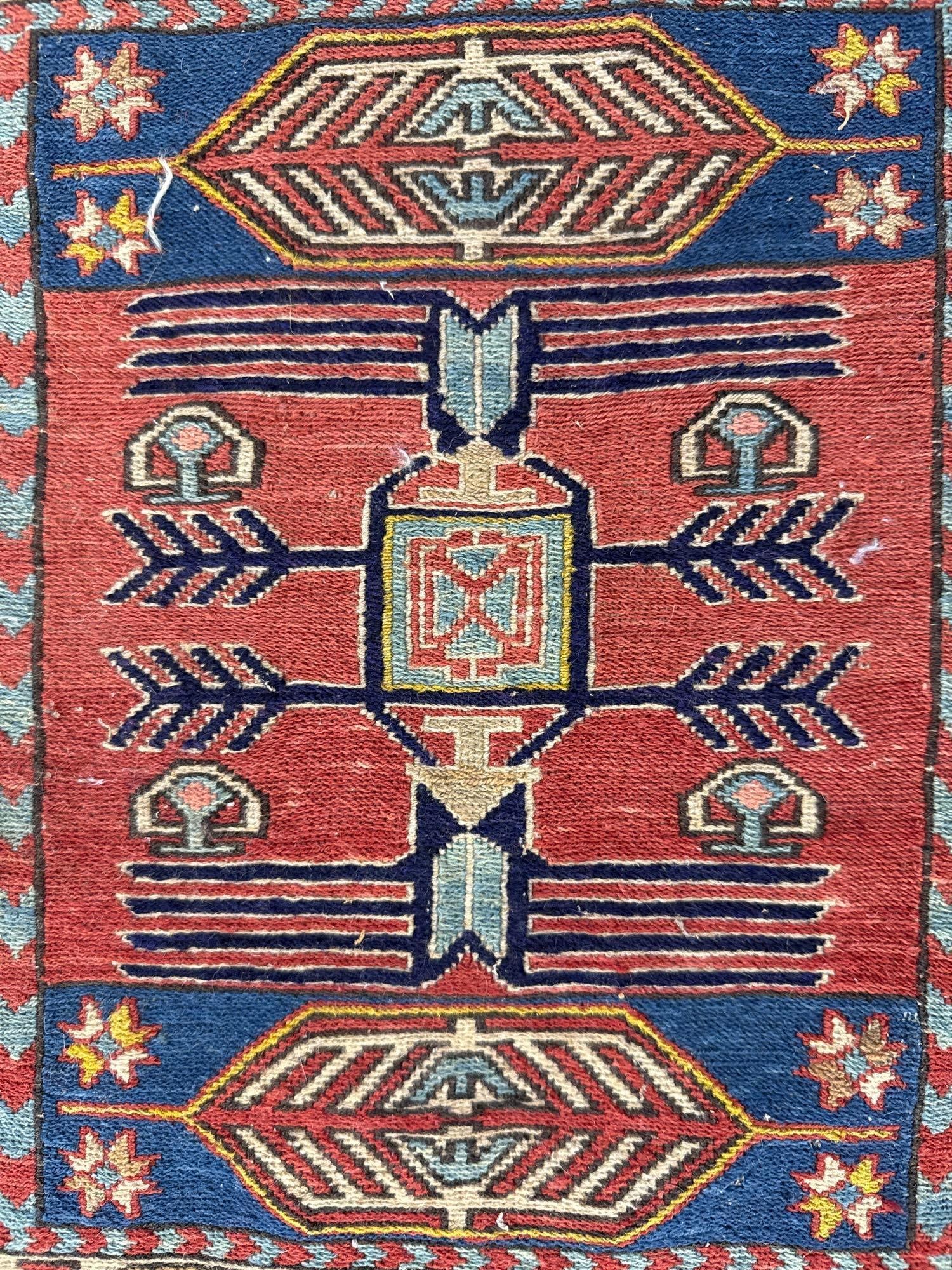 small area rug 19" x 16" - 2