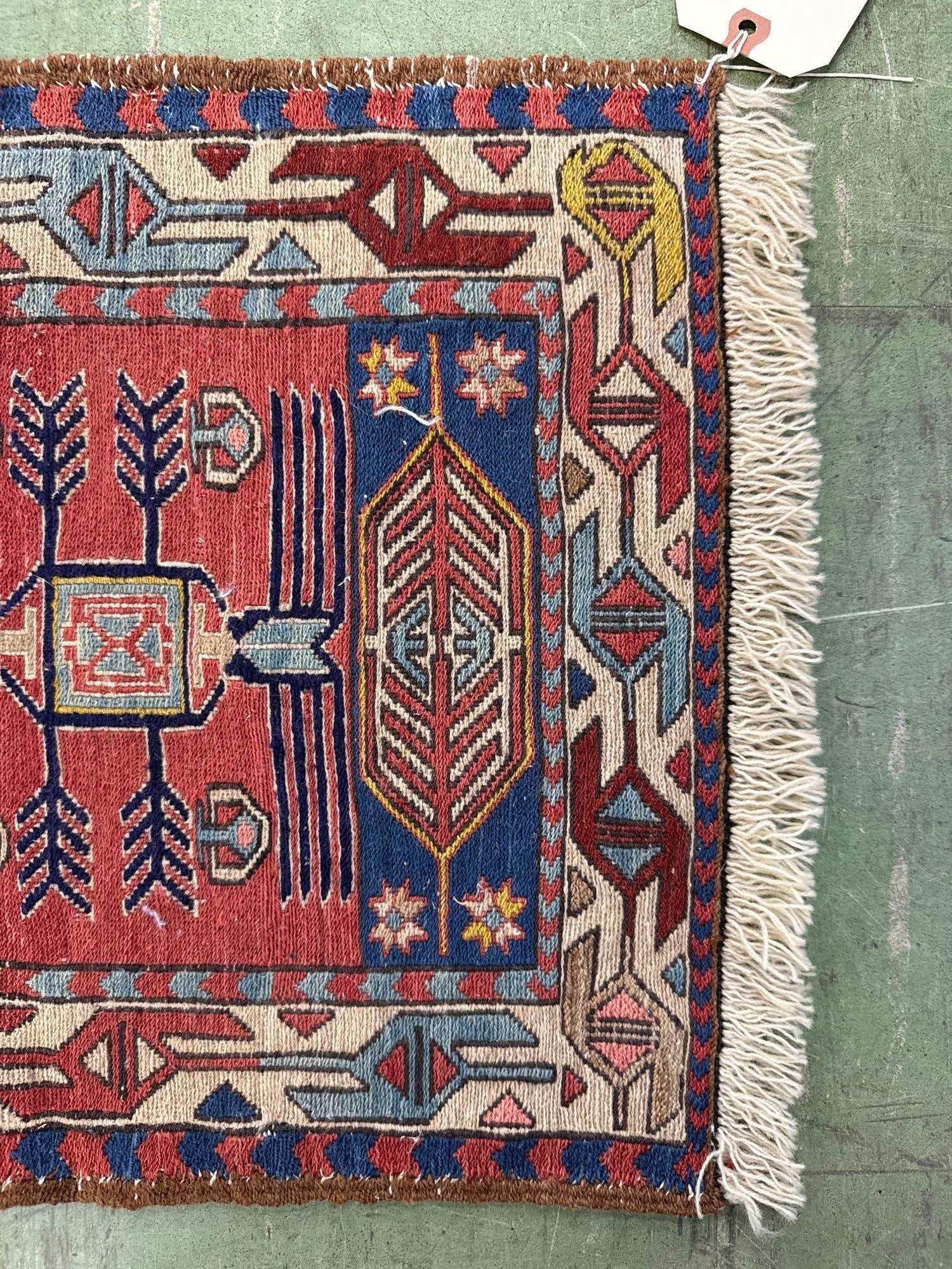 small area rug 19" x 16" - 5
