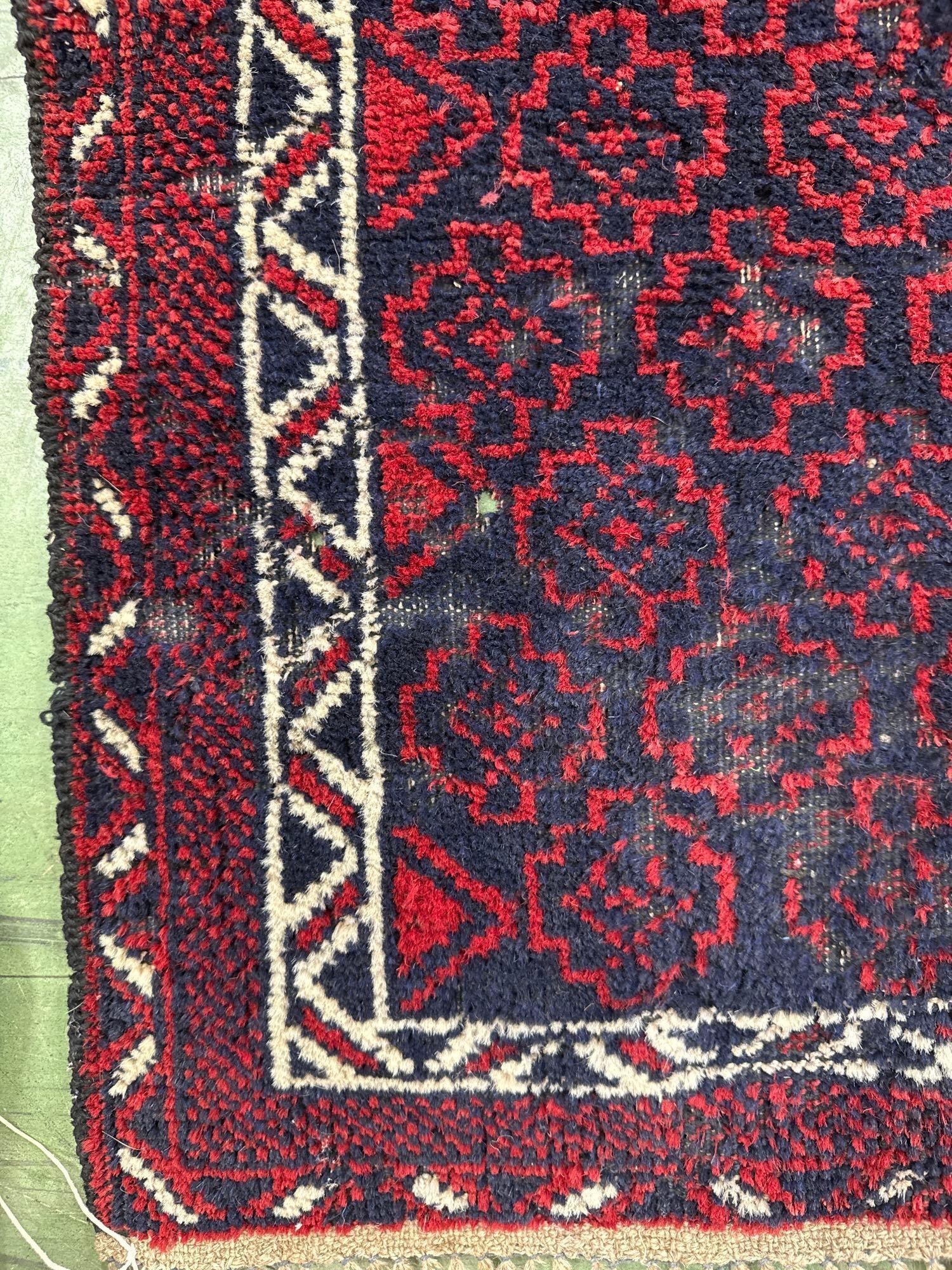 Beluch prayer rug 2'7" x 4'6" - 5