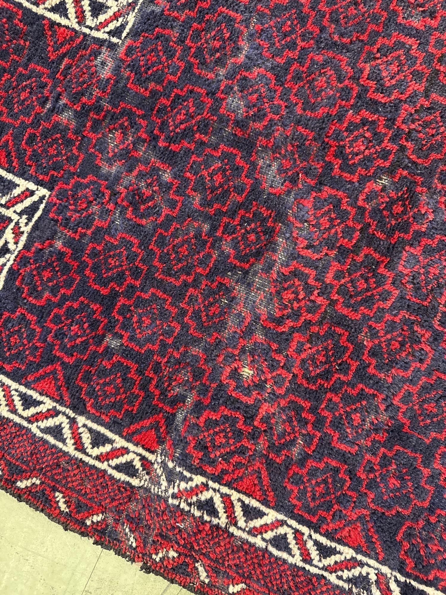 Beluch prayer rug 2'7" x 4'6" - 6