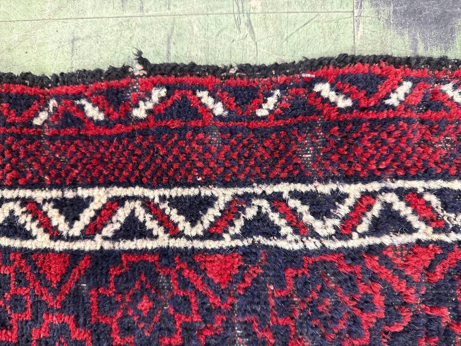 Beluch prayer rug 2'7" x 4'6" - 8