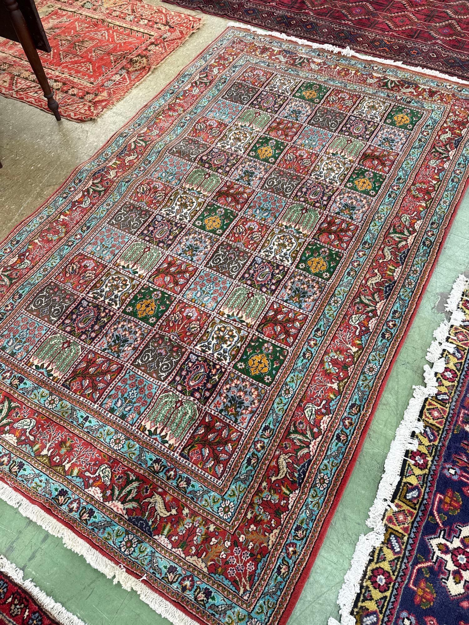 Area rug - 8'6" X 5' - 2