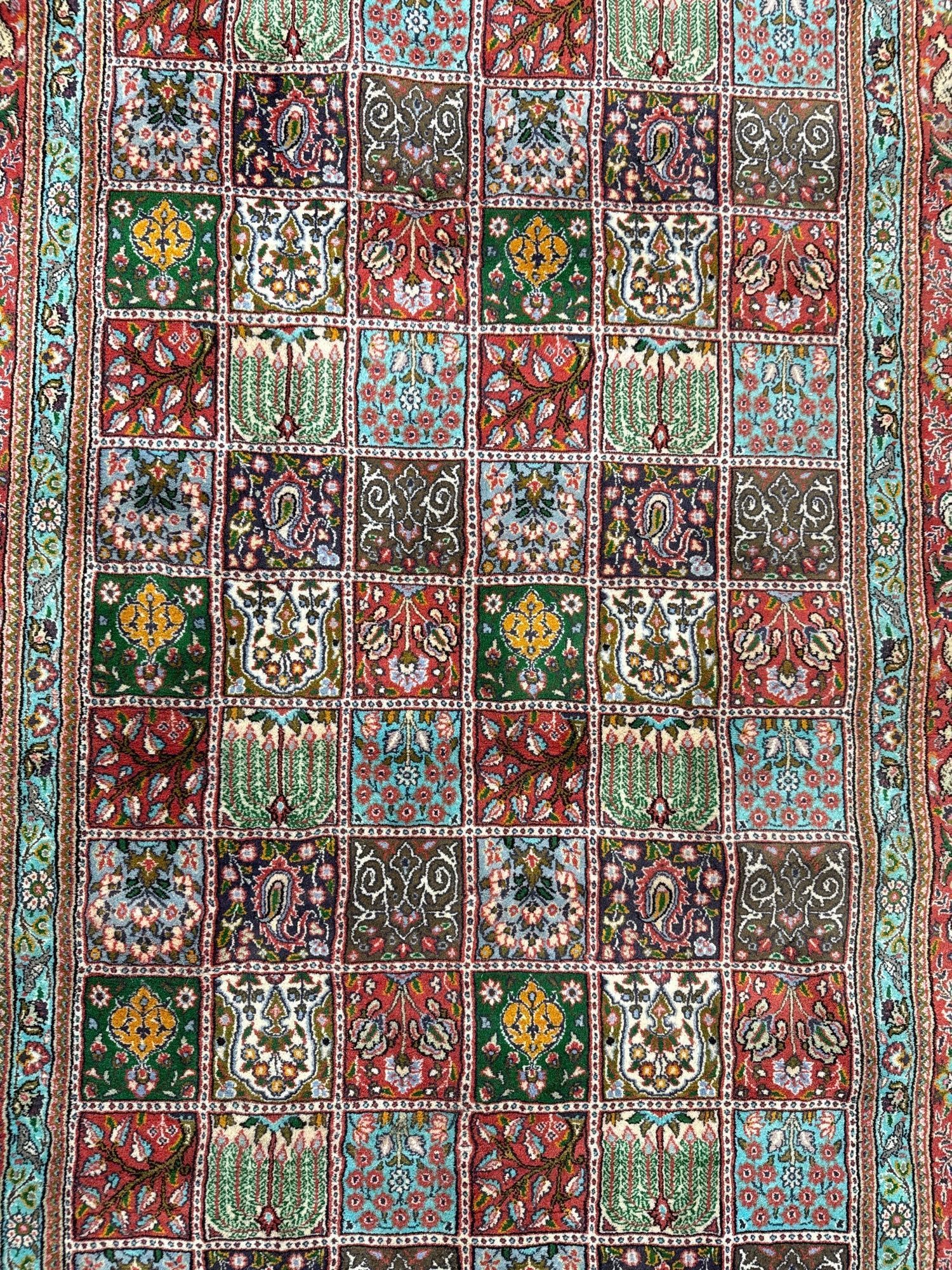 Area rug - 8'6" X 5' - 3