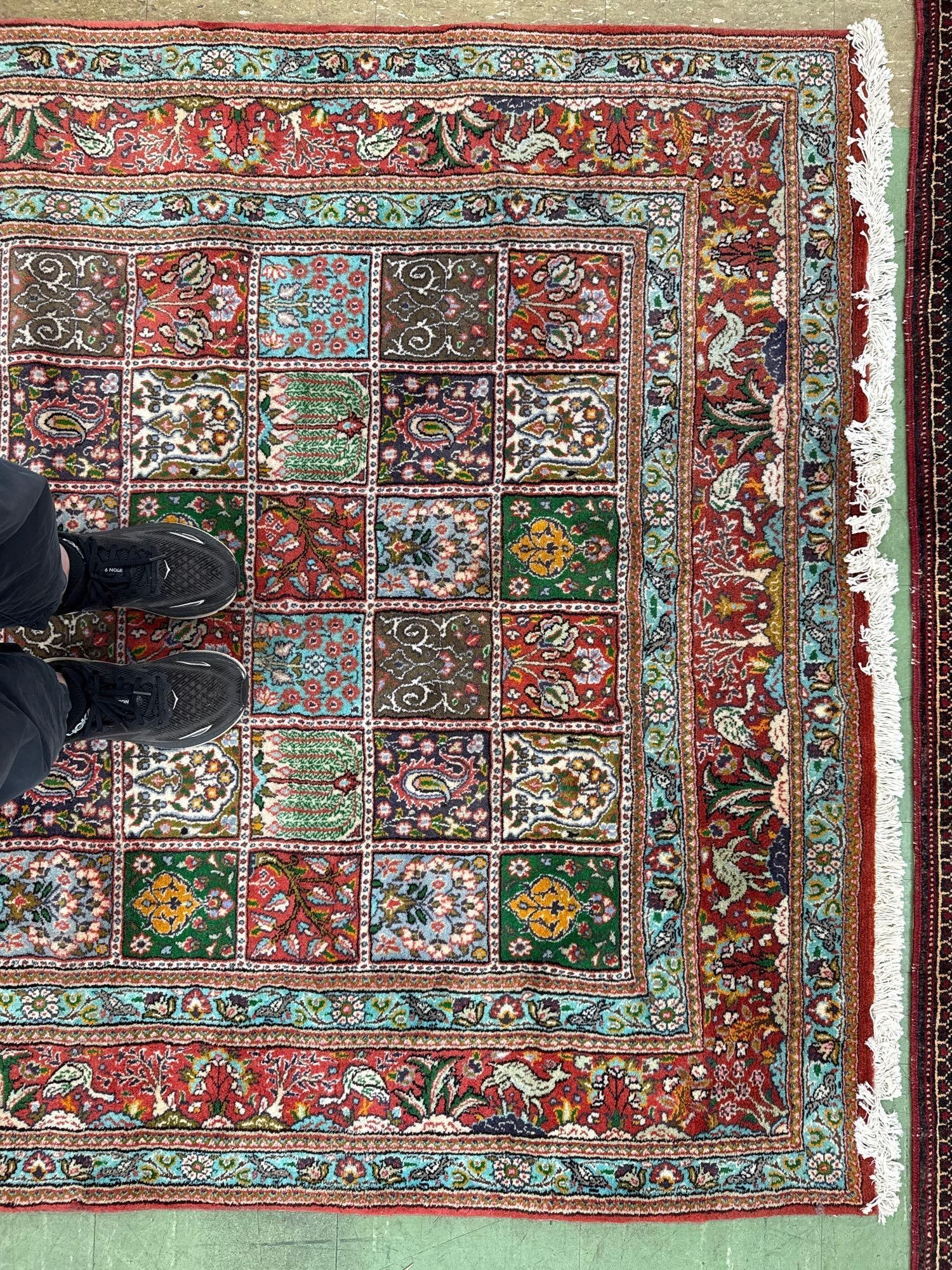 Area rug - 8'6" X 5' - 4