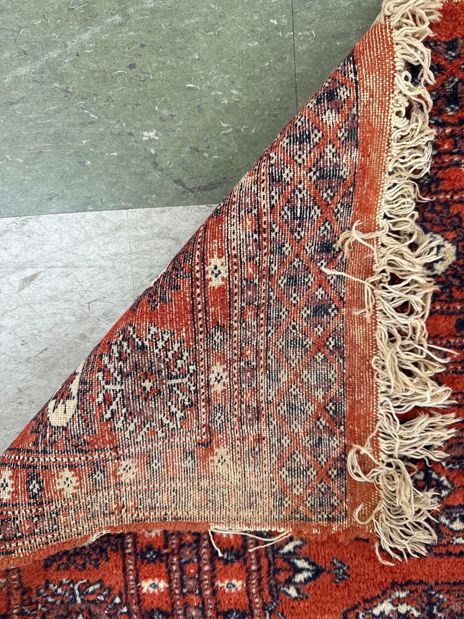 Area rug - 5'2" X 8'7" - 13