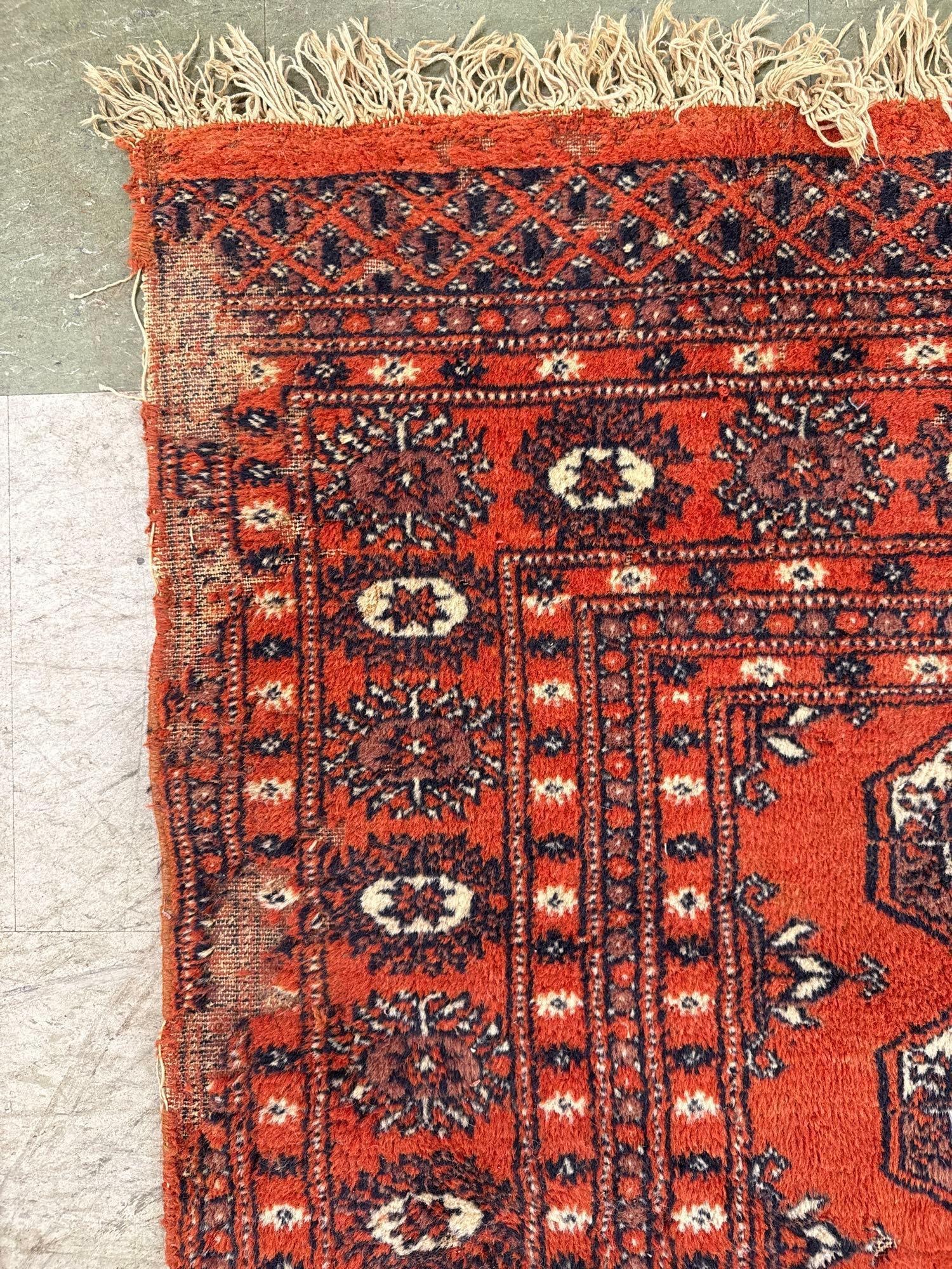 Area rug - 5'2" X 8'7" - 6