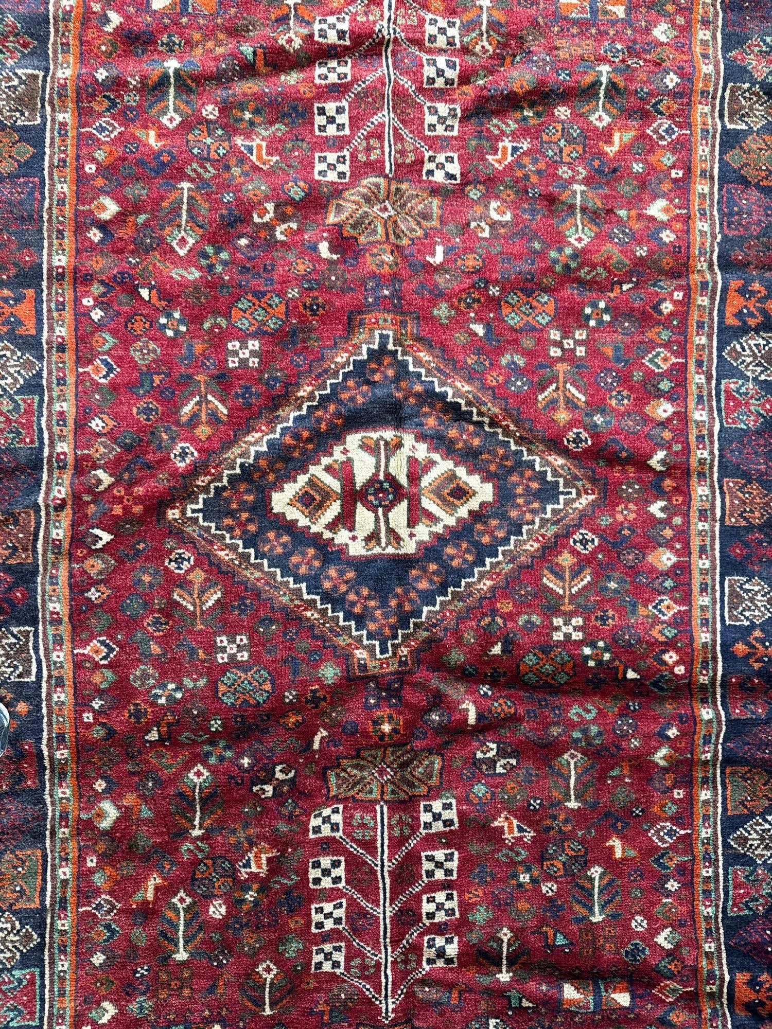 room size rug - 5'9"X 9'4" - 3