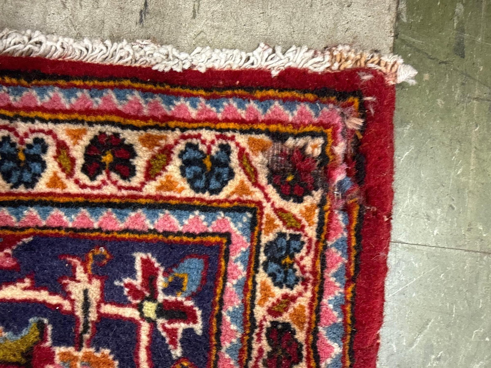 room size rug - 6'4" X 9'7" - 8