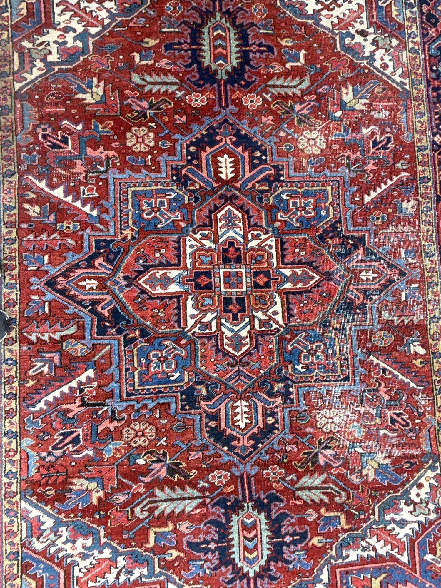 large area rug - 6'7" X 10'1" - 3