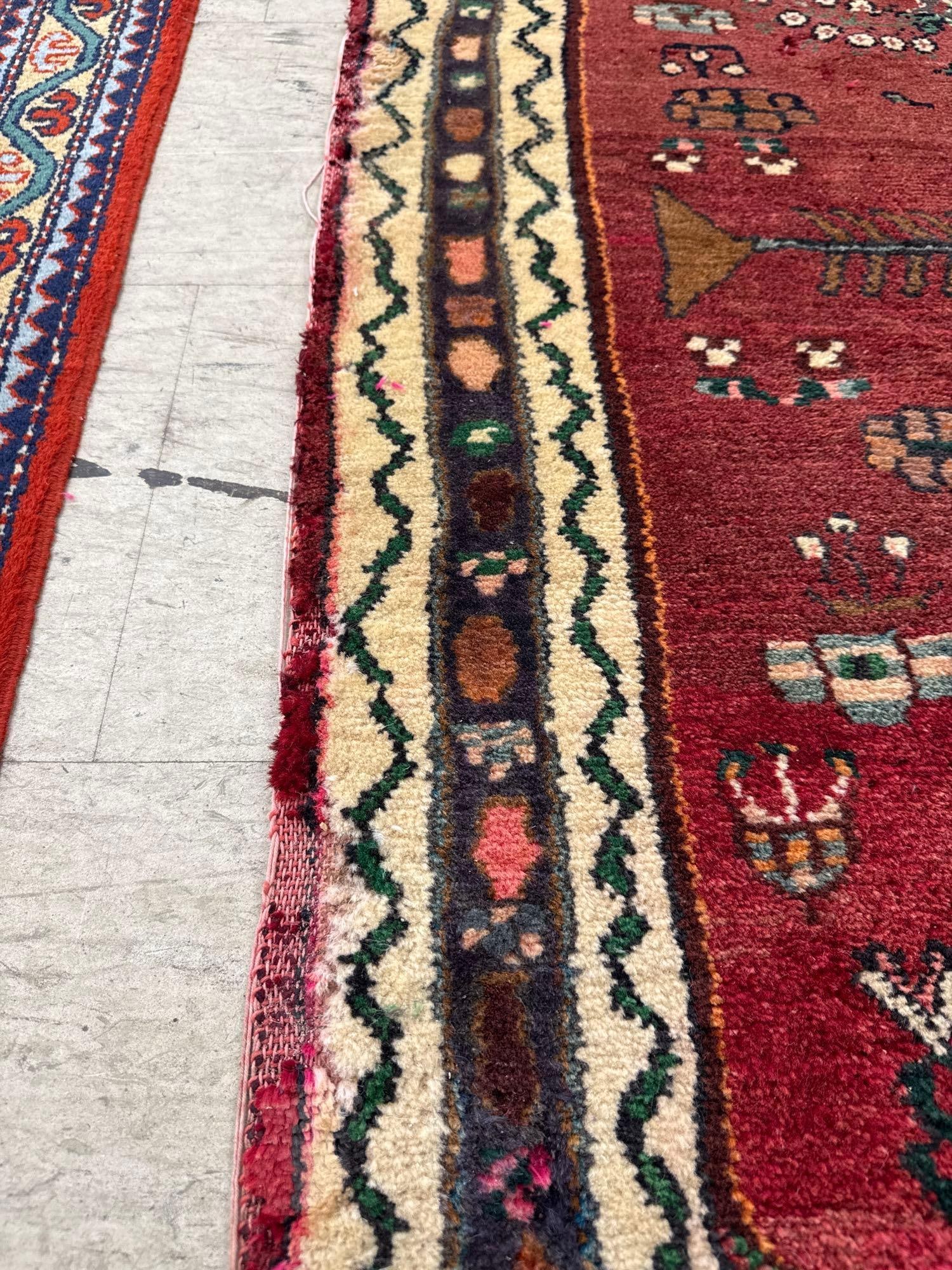 Area rug - 3'4" X 5'7" - 10