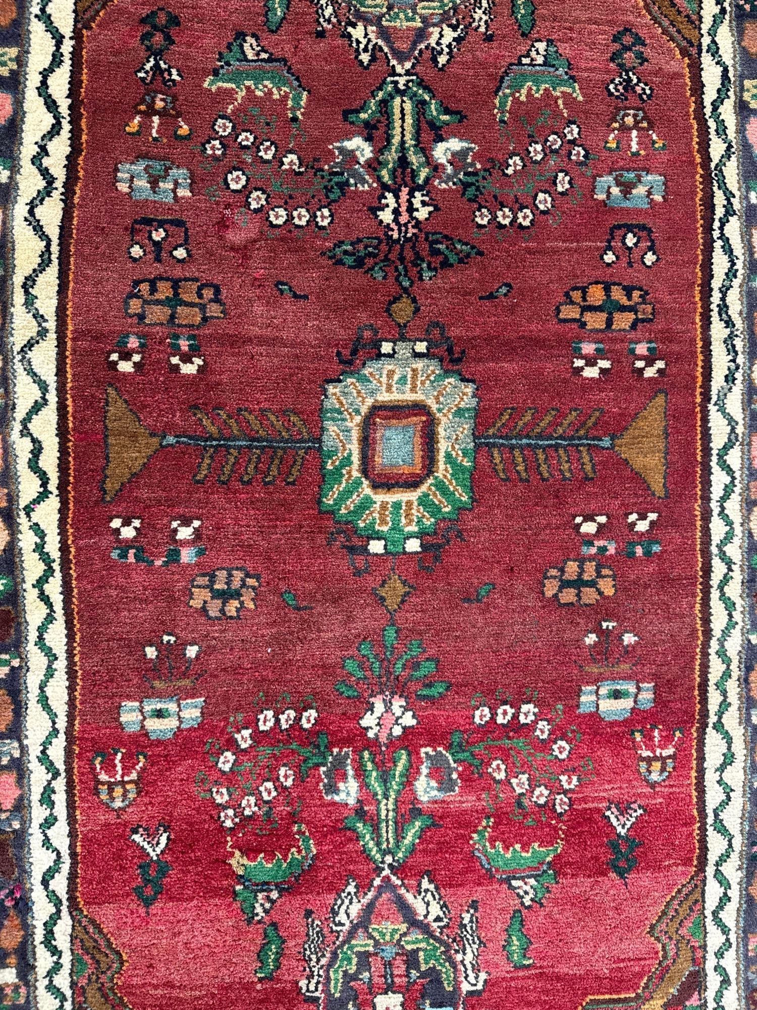 Area rug - 3'4" X 5'7" - 3
