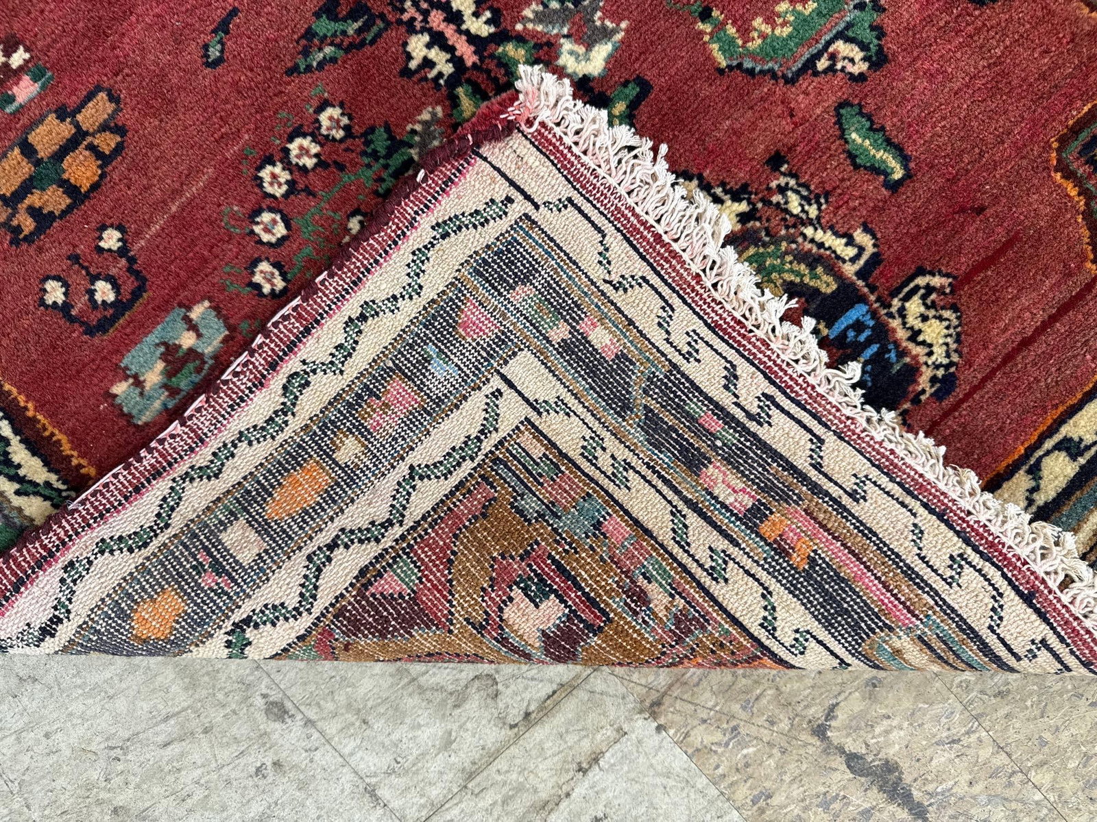Area rug - 3'4" X 5'7" - 6