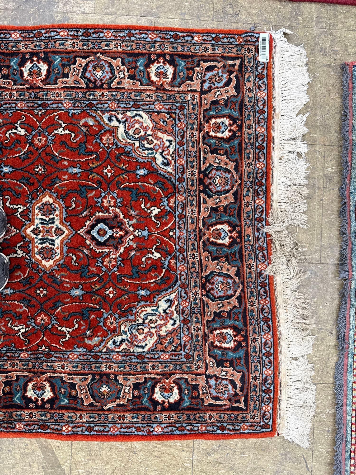 Area rug - 3'5" X 6'10" - 5