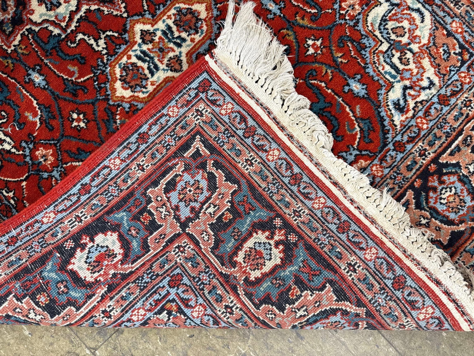 Area rug - 3'5" X 6'10" - 6