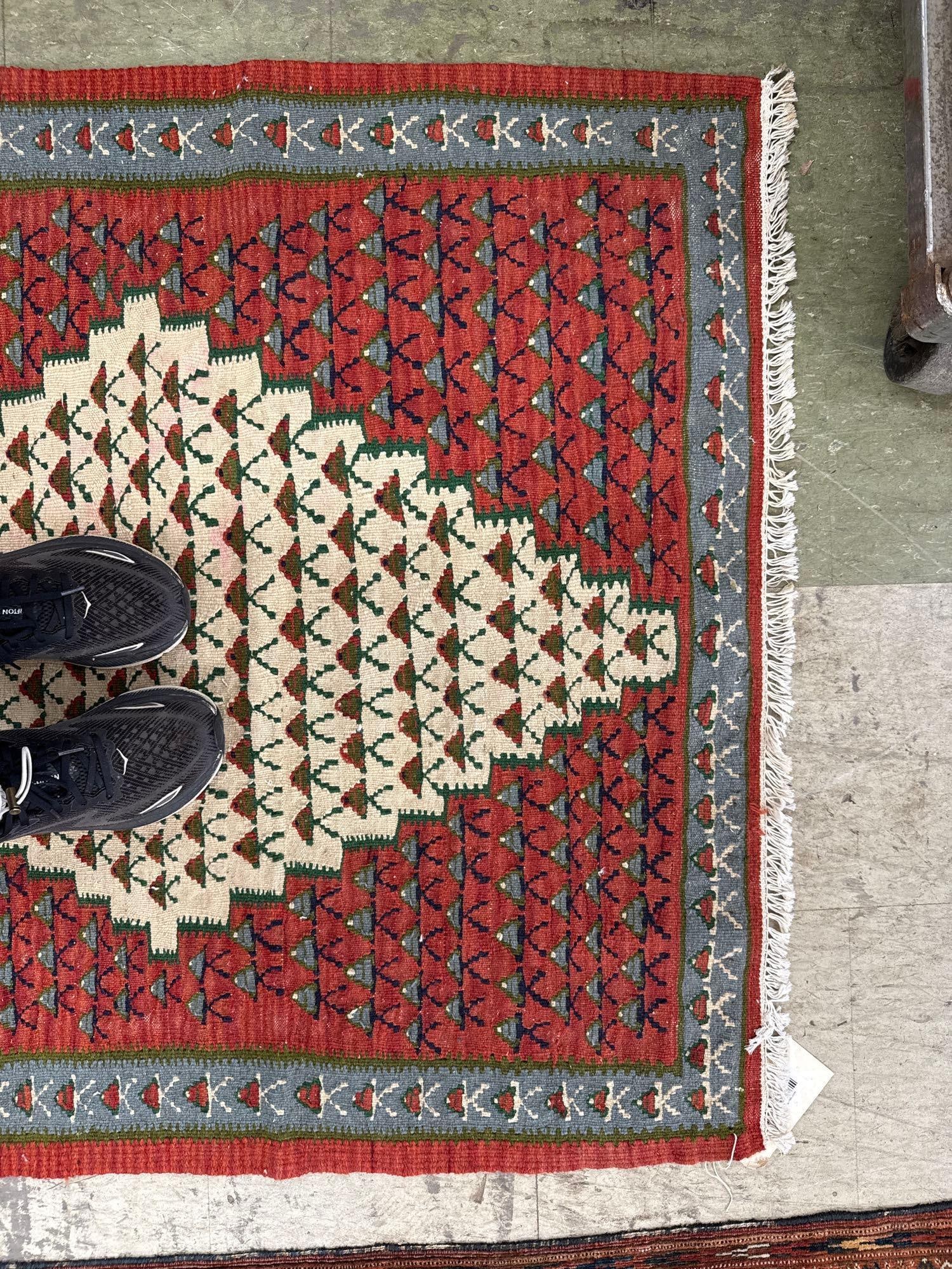 Area Rug - 3'5" X 6'2" - 3