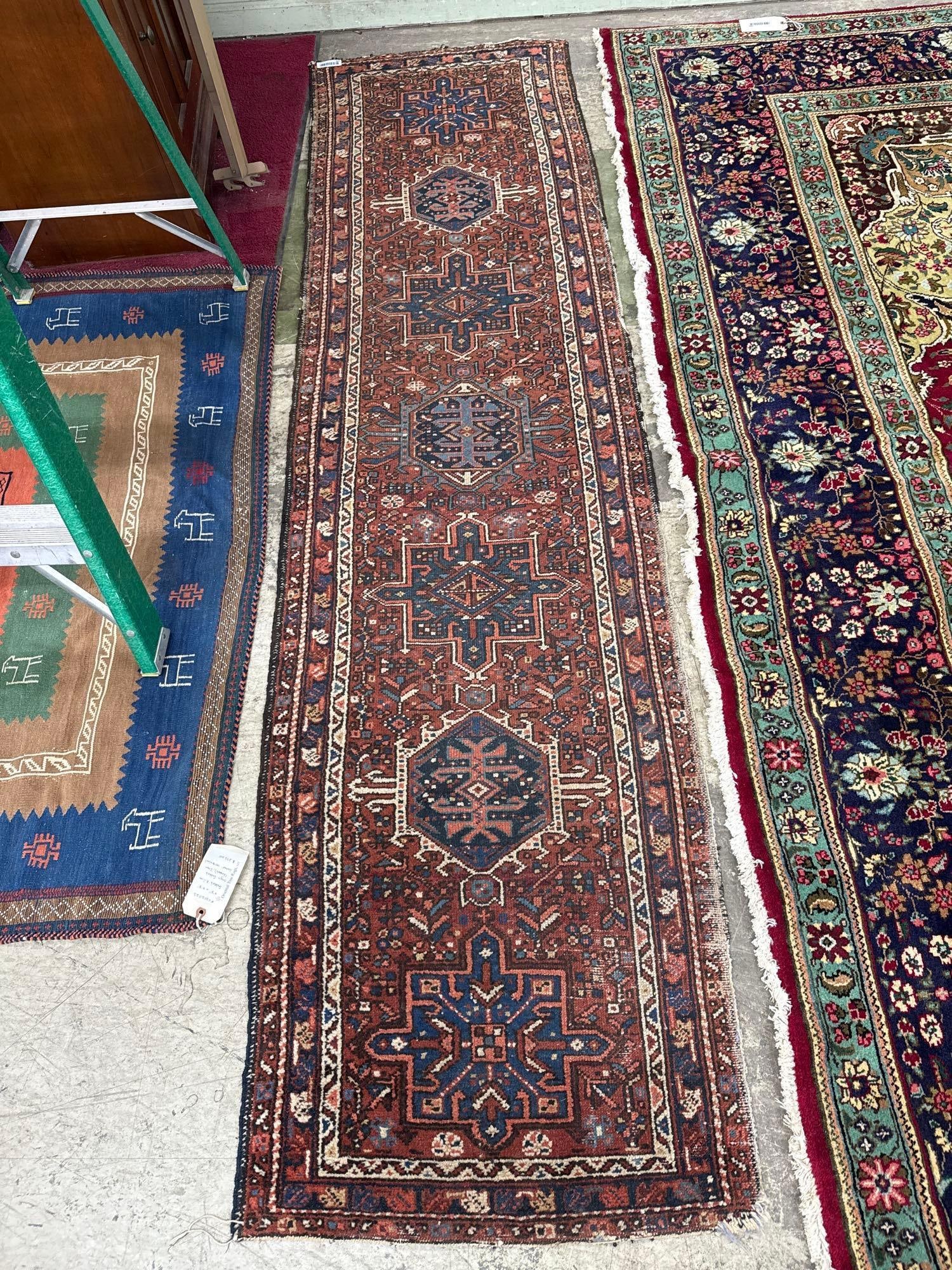 Hall runner rug - 2'4" X 8'11" - 2