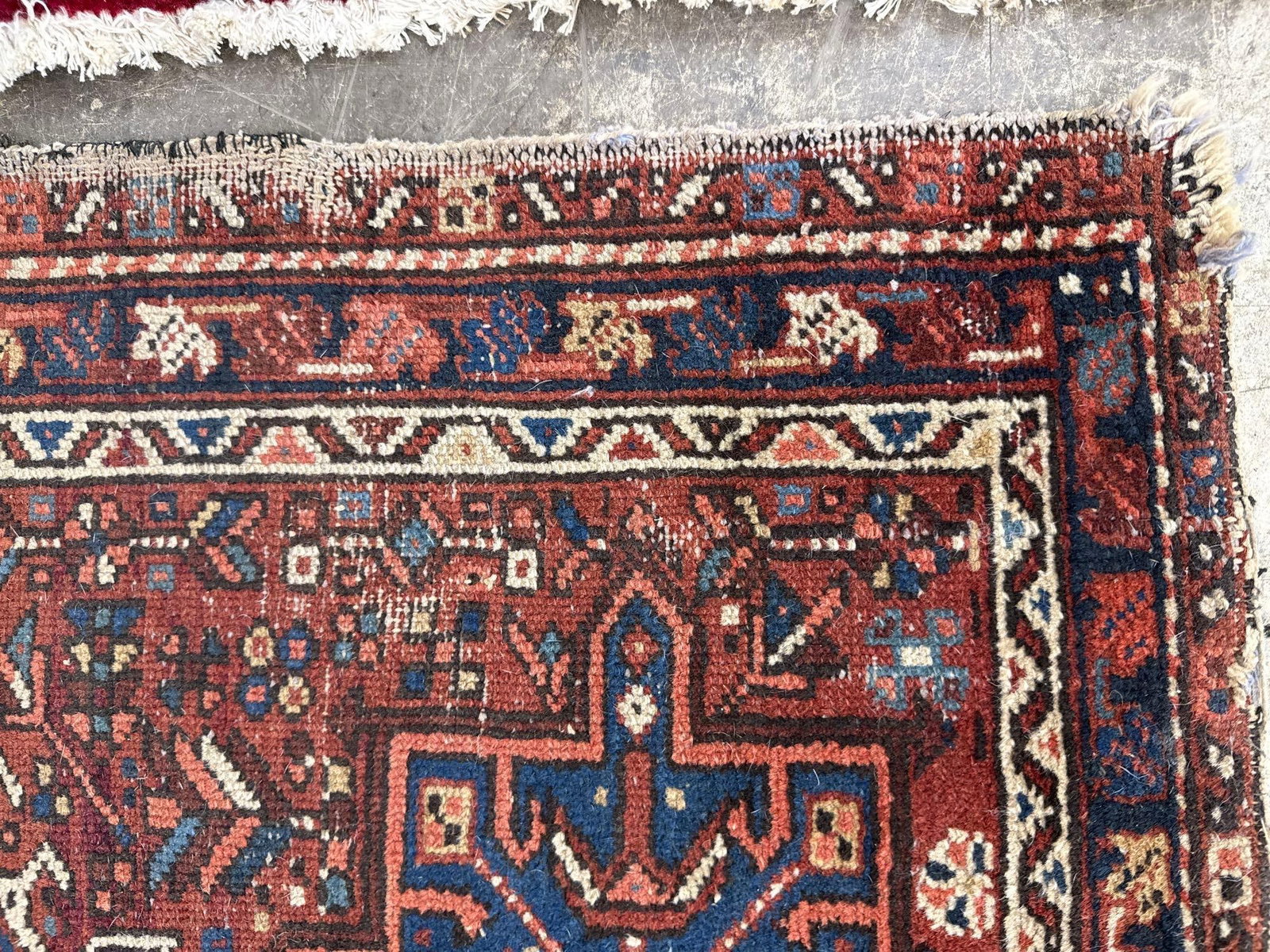 Hall runner rug - 2'4" X 8'11" - 8