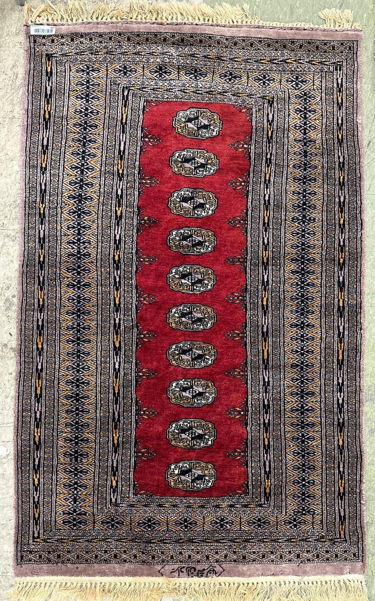 Area rug - 3' X 5'3": Wool, made in Iran. BOKHARRA,