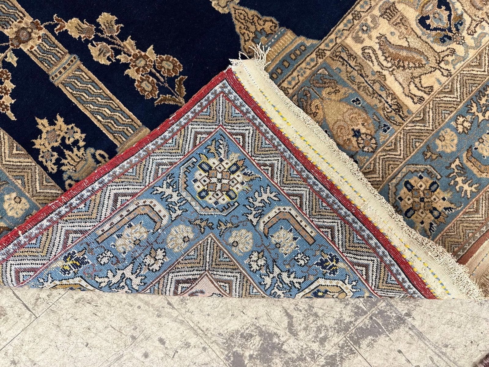 Wool prayer rug - 3'6" x 5'9" - 5