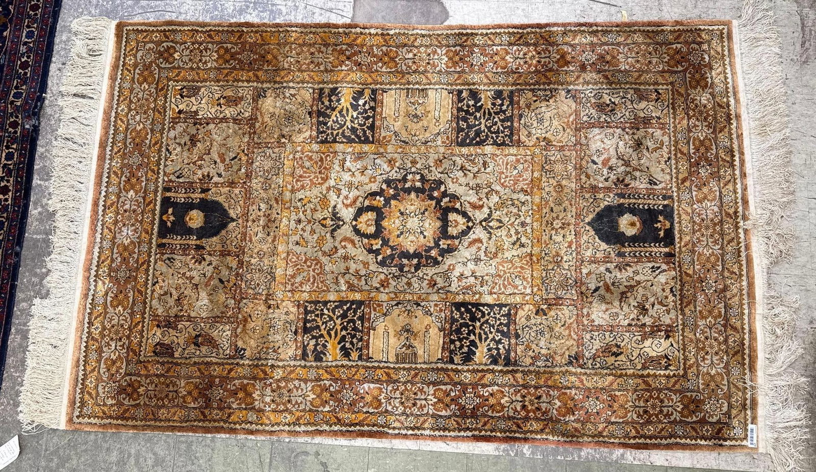 Area rug - 4'7" x 8': Wool,
