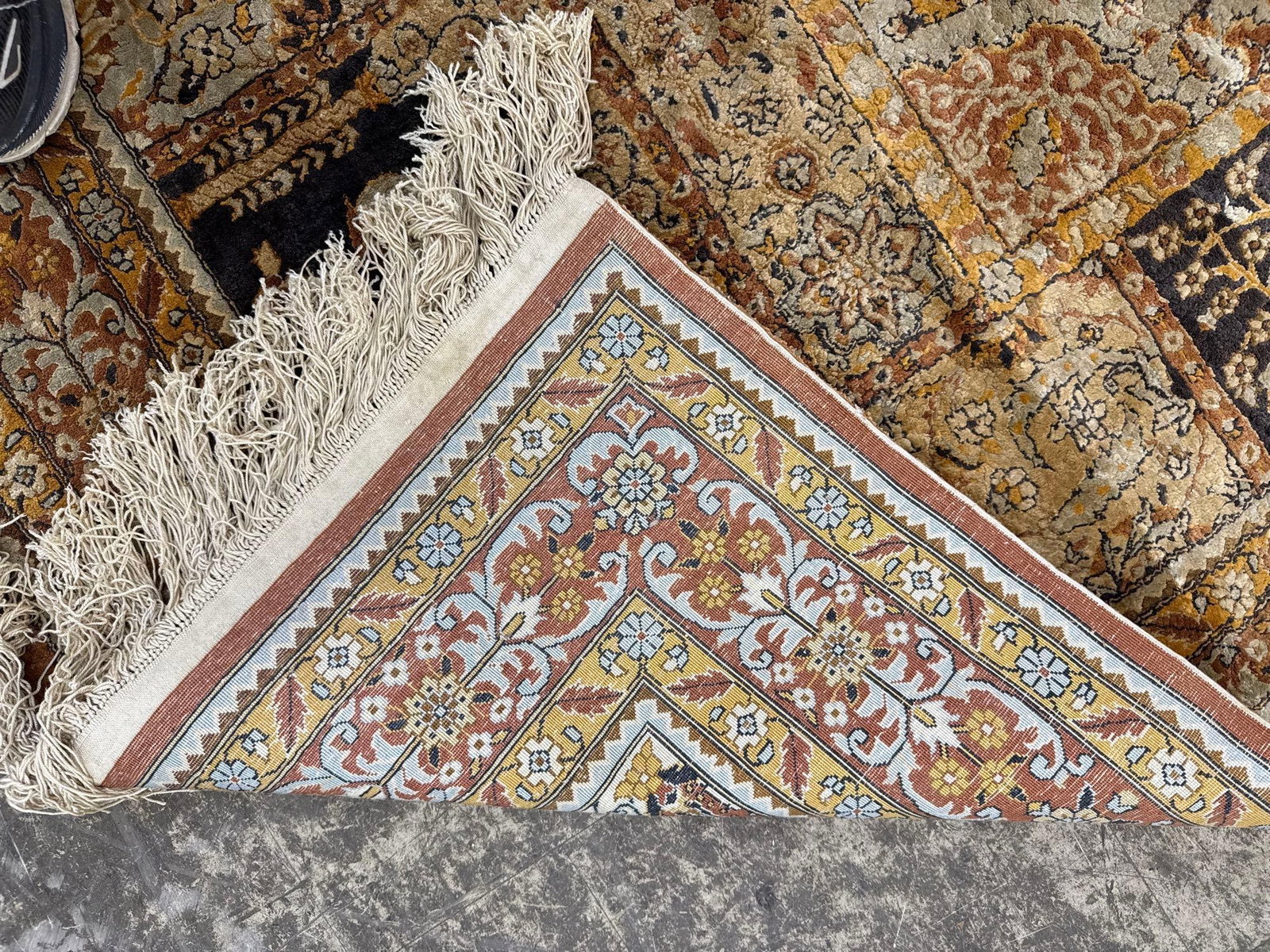 Area rug - 4'7" x 8' - 7