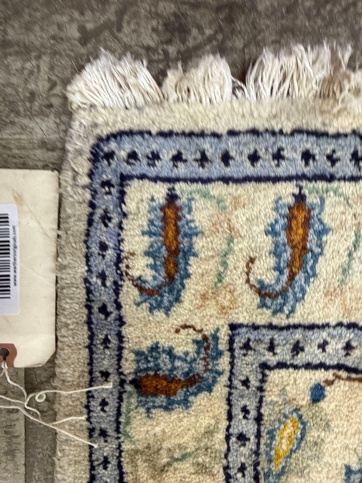room size rug - 9'10" x 12'10" - 10