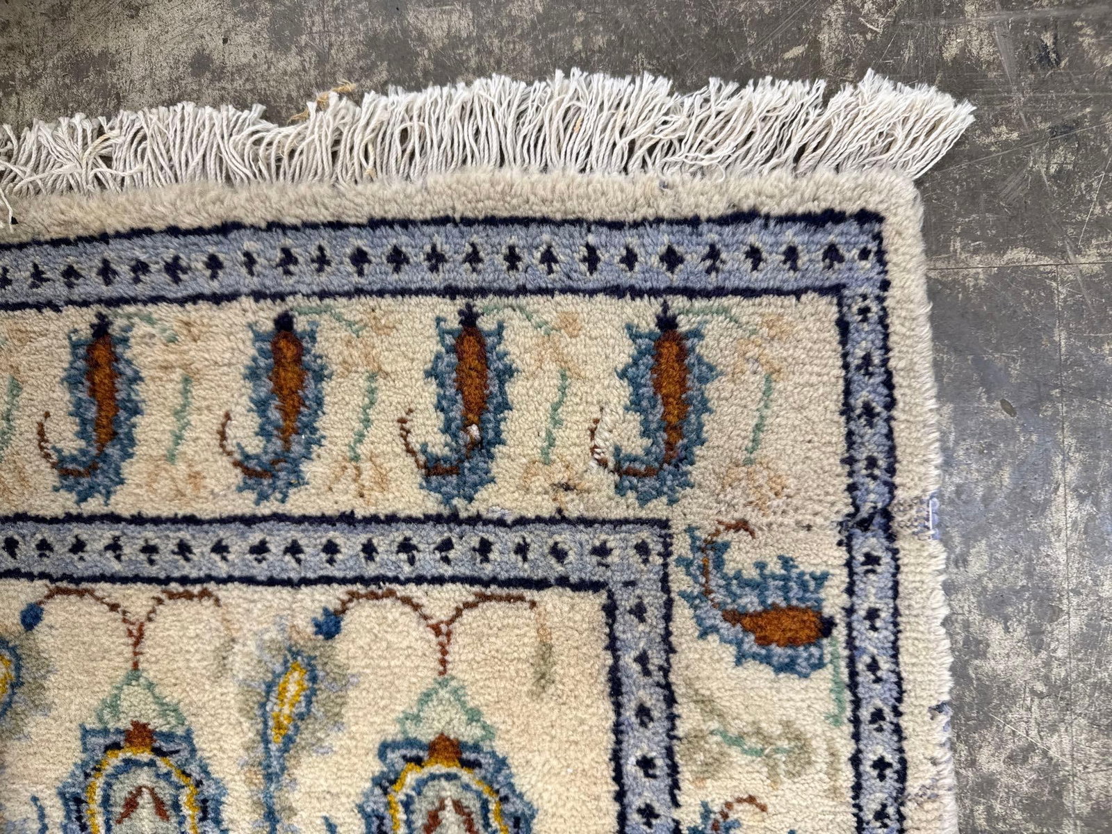 room size rug - 9'10" x 12'10" - 7