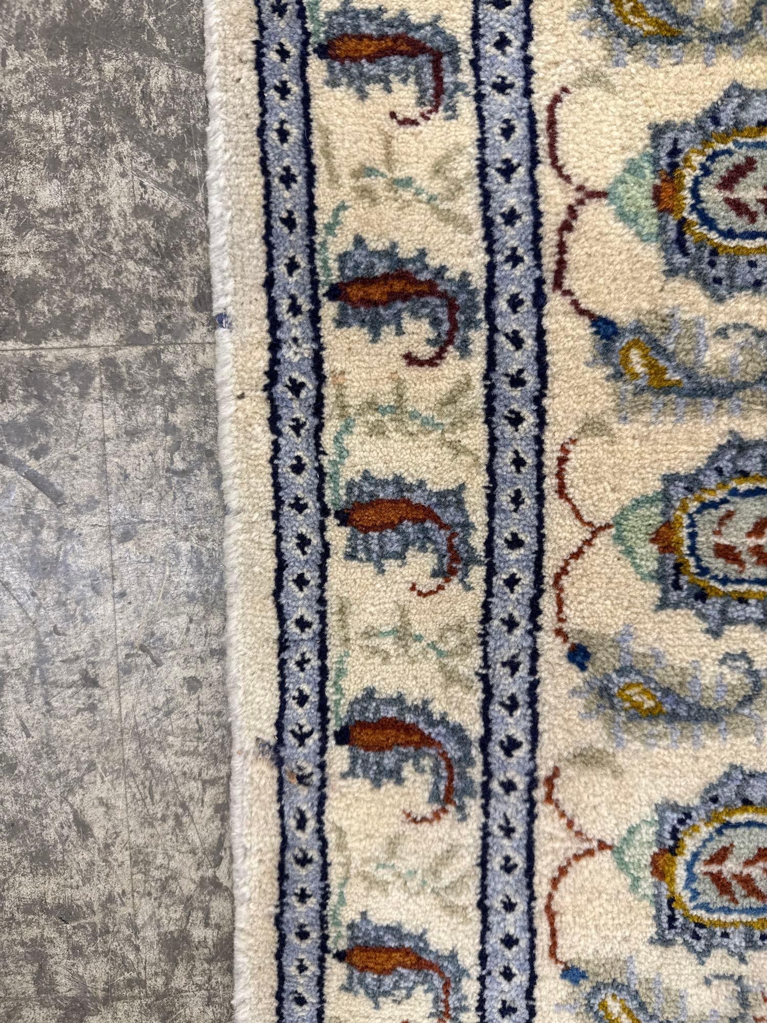 room size rug - 9'10" x 12'10" - 8
